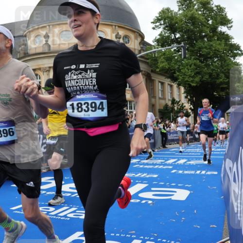 29.06.2025 - hella hamburg halbmarathon Strokosch-Dieckow http://msf.ph/oto/8292357 29.06.2025 10:50:29 Ziel 1399, 1750, 3414, 4127, 4247, 4346, 5447, 6282, 6795, 7397, 7786, 8153, 8576, 8899, 9057, 11214, 11455, 12035, 12624, 13812, 14626, 15519, 15803, 16806, 17179, 17247, 17319, 18006, 18394 meine-sportfotos.de