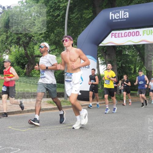 29.06.2025 - hella hamburg halbmarathon KatJ http://msf.ph/oto/8292370 29.06.2025 10:42:22 Zwischen KM18-KM19 1125, 2474, 3037, 3794, 5672, 6443 meine-sportfotos.de