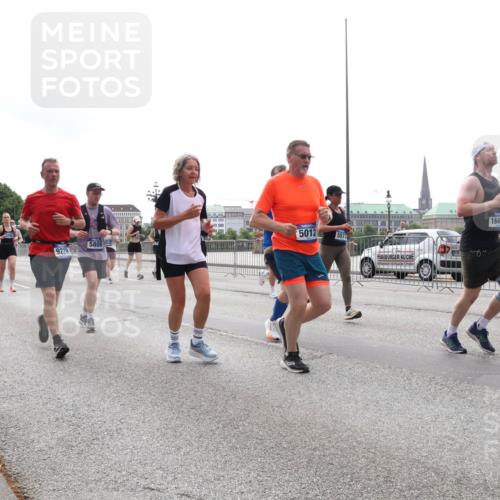 29.06.2025 - hella hamburg halbmarathon Lena Gebhardt http://msf.ph/oto/8292372 29.06.2025 10:36:26 Lombardsbrücke 9229, 5809, 5012, 557, 1646, 1008, 1010, 1036, 1102, 1183, 1224, 1775, 1780, 1835, 1948, 2124, 2520, 2588, 2870, 3398, 3401, 3404, 3428, 3699, 3741, 3877, 4084, 4245, 4326, 4442, 4937, 5012, 5246, 5427, 5540, 5573, 5666, 5747, 5809, 5919, 6092, 6093, 6184, 6190, 6417, 6667, 6896, 7086, 7111, 7140, 7275, 7575, 7576, 7632, 8356, 8498, 8530, 8581, 8945, 9115, 9117, 9229, 9500, 13265, 15077, 17156, 17807, 18152, 18488 meine-sportfotos.de
