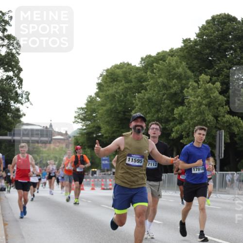29.06.2025 - hella hamburg halbmarathon Jannik Wohlers http://msf.ph/oto/8292384 29.06.2025 10:04:32 Lombardsbrücke 1126, 1316, 1559, 2424, 2463, 2628, 2698, 3071, 3413, 4394, 4538, 4951, 7302, 8049, 8089, 9019, 11088, 11551, 11595, 12125, 13242, 13327, 16134, 16357, 16579, 16995, 17112, 17540, 17814, 17818, 18189, 18556 meine-sportfotos.de