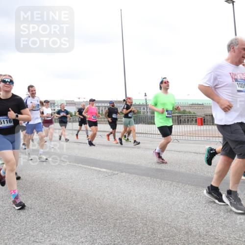 29.06.2025 - hella hamburg halbmarathon Lena Gebhardt http://msf.ph/oto/8292385 29.06.2025 10:55:54 Lombardsbrücke 18907, 16768, 15116, 5222, 864, 10593, 1616, 1738, 1873, 1909, 1917, 2095, 2793, 3101, 3244, 3268, 4265, 4354, 4470, 4473, 4836, 4896, 5220, 5222, 5306, 5487, 5575, 5580, 5994, 6055, 6056, 6113, 6257, 6494, 6594, 6968, 7516, 7548, 7616, 7969, 8005, 8110, 8305, 8527, 8532, 8533, 8626, 8648, 9435, 9548, 9614, 9618, 9838, 9857, 9858, 9861, 9865, 9956, 10094, 10436, 10438, 10449, 10559, 10593, 10640, 10987, 11903, 11962, 11963, 12695, 12902 meine-sportfotos.de