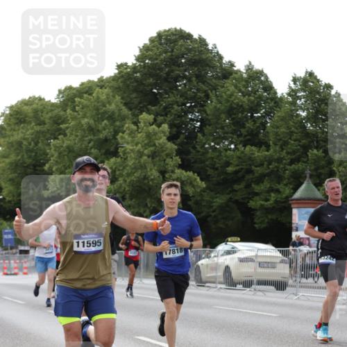 29.06.2025 - hella hamburg halbmarathon Jannik Wohlers http://msf.ph/oto/8292442 29.06.2025 10:04:33 Lombardsbrücke 1126, 1316, 1559, 2424, 2463, 2628, 2698, 3071, 3413, 4394, 4538, 4951, 6907, 6908, 7302, 8049, 8089, 9019, 11088, 11551, 11595, 12125, 13242, 13327, 16134, 16357, 16579, 17112, 17814, 17818, 18189, 18556 meine-sportfotos.de