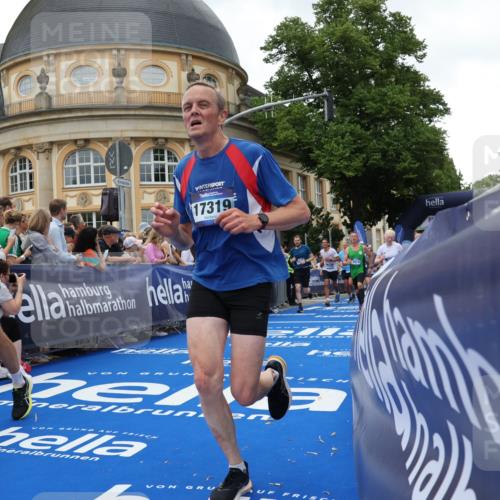 29.06.2025 - hella hamburg halbmarathon Strokosch-Dieckow http://msf.ph/oto/8292455 29.06.2025 10:50:31 Ziel 1399, 1750, 3414, 4127, 4346, 5447, 6282, 6662, 6795, 7397, 7583, 7786, 8153, 8576, 9057, 11214, 11455, 12624, 13808, 13812, 13875, 14626, 15519, 15803, 16291, 16806, 17179, 17247, 17319, 18006, 18394, 18413 meine-sportfotos.de