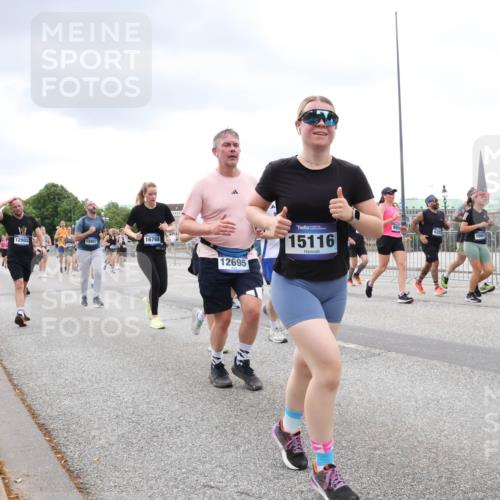 29.06.2025 - hella hamburg halbmarathon Lena Gebhardt http://msf.ph/oto/8292495 29.06.2025 10:55:54 Lombardsbrücke 12902, 18907, 16768, 12695, 15116, 16651, 1616, 1738, 1873, 1909, 1917, 2095, 2793, 3101, 3244, 3268, 4265, 4354, 4470, 4473, 4836, 4896, 5220, 5222, 5306, 5487, 5575, 5580, 5994, 6055, 6056, 6113, 6257, 6494, 6594, 6968, 7516, 7548, 7616, 7969, 8005, 8110, 8305, 8527, 8532, 8533, 8626, 8648, 9435, 9548, 9614, 9618, 9838, 9857, 9858, 9861, 9865, 9956, 10094, 10436, 10438, 10449, 10559, 10593, 10640, 10987, 11903, 11962, 11963, 12695, 12902 meine-sportfotos.de
