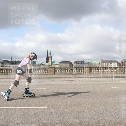 29.06.2025 - hella hamburg halbmarathon Lena Gebhardt http://msf.ph/oto/8292502 29.06.2025 09:05:50 Lombardsbrücke  meine-sportfotos.de