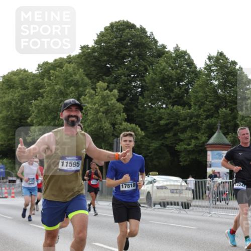 29.06.2025 - hella hamburg halbmarathon Jannik Wohlers http://msf.ph/oto/8292519 29.06.2025 10:04:33 Lombardsbrücke 1126, 1316, 1559, 2424, 2463, 2628, 2698, 3071, 3413, 4394, 4538, 4951, 6907, 6908, 7302, 8049, 8089, 9019, 11088, 11551, 11595, 12125, 13242, 13327, 16134, 16357, 16579, 17112, 17814, 17818, 18189, 18556 meine-sportfotos.de
