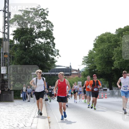 29.06.2025 - hella hamburg halbmarathon Jannik Wohlers http://msf.ph/oto/8292586 29.06.2025 10:04:34 Lombardsbrücke 1126, 1559, 2424, 2628, 2698, 3071, 3413, 4394, 4538, 4951, 6907, 6908, 7302, 8049, 8089, 9019, 11088, 11551, 11595, 12125, 13242, 13327, 16134, 16357, 16579, 17112, 17814, 17818, 18189, 18556 meine-sportfotos.de