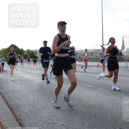 29.06.2025 - hella hamburg halbmarathon Lena Gebhardt http://msf.ph/oto/8292634 29.06.2025 09:58:54 Lombardsbrücke 18467, 17401, 5497, 12135, 1285, 1410, 1485, 1506, 1715, 1719, 1727, 1946, 1951, 1972, 2029, 2518, 2741, 2840, 2883, 2907, 2911, 3037, 3041, 3097, 3334, 3715, 3819, 3859, 3952, 4120, 4152, 4167, 5077, 5084, 5259, 5378, 5391, 5420, 5894, 6294, 6390, 6399, 6433, 6592, 6629, 6657, 6759, 6877, 7033, 7082, 7232, 7369, 7716, 7732, 7864, 8068, 8322, 8393, 8639, 8721, 8772, 8798, 9655, 9727, 9770, 9884, 10488 meine-sportfotos.de