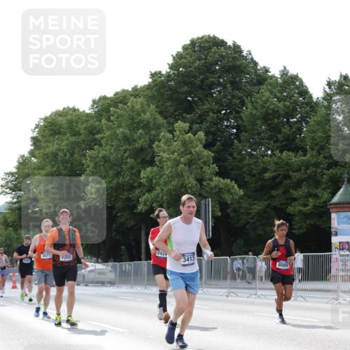 29.06.2025 - hella hamburg halbmarathon Jannik Wohlers http://msf.ph/oto/8292655 29.06.2025 10:04:35 Lombardsbrücke 1126, 1559, 2424, 2628, 3071, 3413, 4394, 4538, 4951, 6907, 6908, 7302, 8049, 8089, 9019, 11088, 11551, 11595, 13242, 13327, 16134, 16357, 16579, 17112, 17814, 17818, 18189, 18556 meine-sportfotos.de