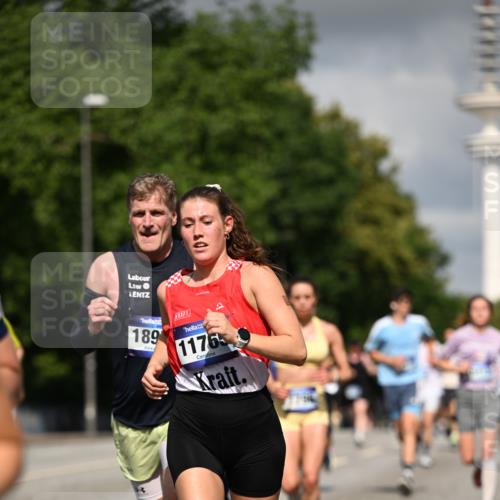 29.06.2025 - hella hamburg halbmarathon Dr. Thomas Lammeyer http://msf.ph/oto/8292700 29.06.2025 09:53:29 Kennedybrücke 1343, 1445, 1615, 1800, 1803, 1975, 2324, 2415, 2573, 2949, 3431, 3530, 4303, 4425, 4528, 5248, 5436, 5791, 5803, 5889, 6123, 6682, 7495, 7796, 8370, 8629, 8925, 9264, 9265, 9294, 9296, 9711, 9979, 10894, 10930 meine-sportfotos.de