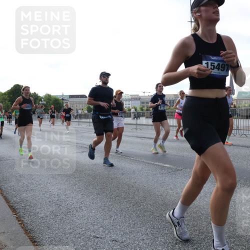 29.06.2025 - hella hamburg halbmarathon Lena Gebhardt http://msf.ph/oto/8292709 29.06.2025 09:58:55 Lombardsbrücke 6585, 467, 8721, 9727, 15497, 1285, 1410, 1485, 1506, 1715, 1719, 1727, 1946, 1951, 1972, 2029, 2518, 2741, 2840, 2883, 2907, 2911, 3037, 3097, 3334, 3715, 3819, 3952, 4120, 4152, 4167, 5077, 5084, 5259, 5378, 5391, 5420, 5894, 6294, 6390, 6399, 6433, 6592, 6629, 6657, 6759, 6877, 7033, 7082, 7232, 7369, 7716, 7732, 7864, 8068, 8322, 8393, 8639, 8721, 8772, 8798, 9655, 9727, 9770, 9884, 10488 meine-sportfotos.de