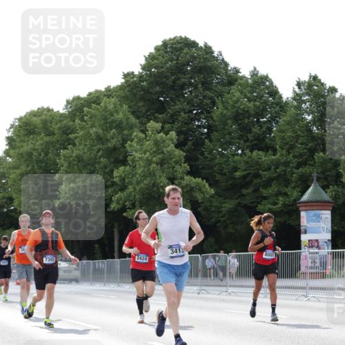 29.06.2025 - hella hamburg halbmarathon Jannik Wohlers http://msf.ph/oto/8292766 29.06.2025 10:04:35 Lombardsbrücke 1126, 1559, 2424, 2628, 3071, 3413, 4394, 4538, 4951, 6907, 6908, 7302, 8049, 8089, 9019, 11088, 11551, 11595, 13242, 13327, 16134, 16357, 16579, 17112, 17814, 17818, 18189, 18556 meine-sportfotos.de