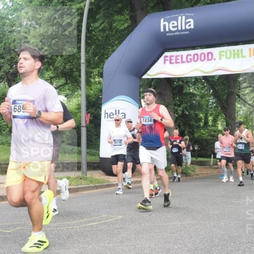 29.06.2025 - hella hamburg halbmarathon KatJ http://msf.ph/oto/8292822 29.06.2025 10:42:27 Zwischen KM18-KM19 1834, 1877, 3794, 4616, 6891, 7976 meine-sportfotos.de