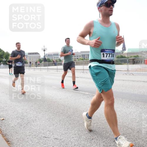 29.06.2025 - hella hamburg halbmarathon Lena Gebhardt http://msf.ph/oto/8292826 29.06.2025 10:11:54 Lombardsbrücke 1062, 1328, 1531, 1790, 1866, 1992, 3363, 4227, 5379, 5605, 7571, 8115, 8807, 8810, 9191, 9428, 9705, 10042, 10409, 10428, 11321, 11507, 11525, 11537, 11581, 11917, 12473, 13171, 13177, 13203, 13542, 13939, 13958, 14008, 14060, 14196, 14384, 15137, 15797, 15945, 16976, 17080, 17638, 17774, 17866, 18261, 18278, 18395, 18429, 18655 meine-sportfotos.de