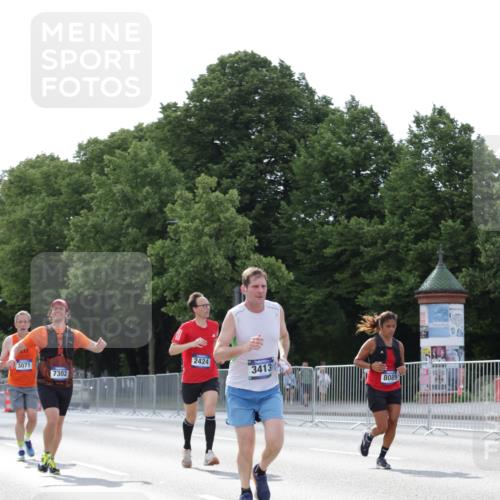 29.06.2025 - hella hamburg halbmarathon Jannik Wohlers http://msf.ph/oto/8292827 29.06.2025 10:04:36 Lombardsbrücke 1126, 1559, 2424, 2628, 3071, 3413, 4394, 4538, 4951, 6907, 6908, 7302, 7826, 8089, 8999, 9007, 9019, 11088, 11551, 11595, 13242, 13327, 13717, 16134, 16357, 16579, 17112, 17707, 17814, 17818, 18189, 18556 meine-sportfotos.de