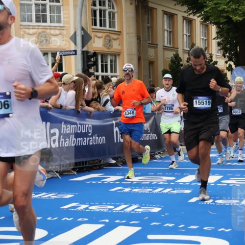 29.06.2025 - hella hamburg halbmarathon Strokosch-Dieckow http://msf.ph/oto/8292852 29.06.2025 10:50:37 Ziel 1399, 1750, 2234, 2788, 3414, 4346, 5447, 6282, 6662, 6712, 7134, 7397, 7583, 7786, 7952, 8576, 9057, 11214, 11356, 13701, 13808, 13812, 13875, 15519, 15803, 16291, 16806, 17179, 17247, 17908, 18006, 18229, 18413, 18820 meine-sportfotos.de