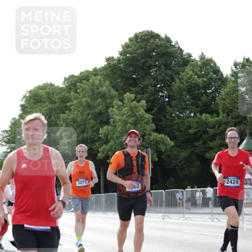 29.06.2025 - hella hamburg halbmarathon Jannik Wohlers http://msf.ph/oto/8292884 29.06.2025 10:04:37 Lombardsbrücke 1126, 1559, 2424, 2628, 3071, 3413, 4394, 4538, 4951, 6907, 6908, 7302, 7826, 8089, 8999, 9007, 9019, 11088, 11551, 11595, 13242, 13327, 13717, 14203, 16134, 16357, 16579, 17112, 17707, 17818, 18189, 18556 meine-sportfotos.de