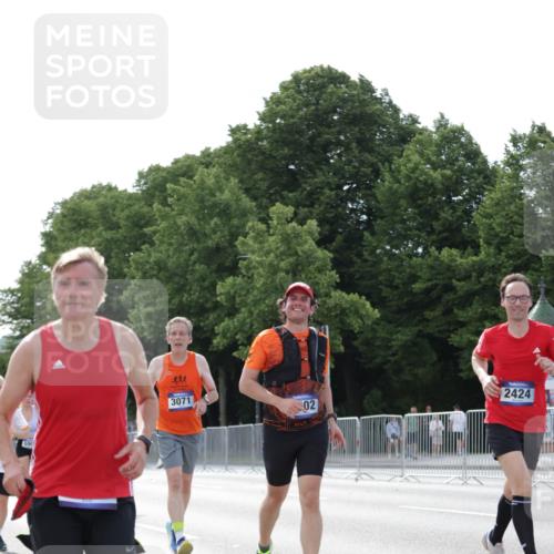 29.06.2025 - hella hamburg halbmarathon Jannik Wohlers http://msf.ph/oto/8292894 29.06.2025 10:04:38 Lombardsbrücke 1126, 1559, 2424, 3071, 3413, 4394, 4951, 6907, 6908, 7302, 7826, 8089, 8999, 9007, 9019, 11088, 11551, 11595, 13242, 13327, 13717, 14203, 16134, 16579, 17112, 17707, 17818, 18189, 18556 meine-sportfotos.de