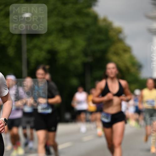 29.06.2025 - hella hamburg halbmarathon Dr. Thomas Lammeyer http://msf.ph/oto/8292919 29.06.2025 10:16:09 Kennedybrücke 1249, 1610, 1785, 1790, 1850, 1851, 2963, 2964, 3182, 3248, 3262, 3746, 3837, 4453, 4499, 5166, 5176, 6822, 6871, 6966, 7370, 8206, 8207, 8971, 9119, 9253, 9254, 9405, 9428, 10685 meine-sportfotos.de