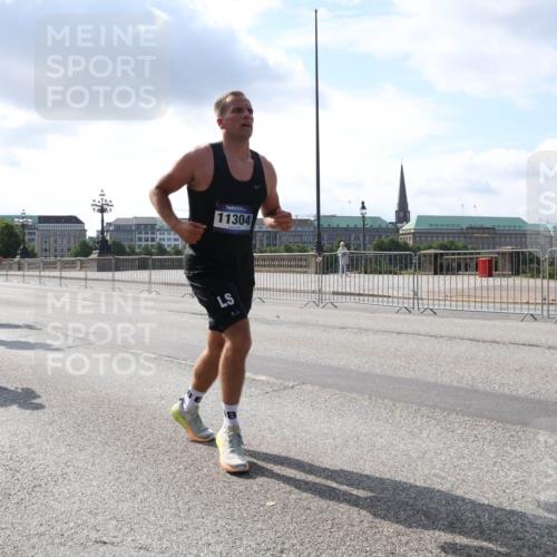 29.06.2025 - hella hamburg halbmarathon Lena Gebhardt http://msf.ph/oto/8292995 29.06.2025 09:46:33 Lombardsbrücke 16811, 11304, 1344, 1889, 2243, 2525, 3809, 3843, 3955, 4477, 4944, 5042, 5048, 5152, 6169, 6683, 7055, 7466, 7534, 7628, 7845, 7901, 8312, 8784, 8864, 8956, 9345, 10298, 10453, 10477, 10865, 10927, 10929, 11230, 11282, 11304, 11661, 11833, 12447, 12899, 12987, 13199, 13252, 13493, 13494, 13617, 13961, 14276, 14293, 14310, 15115, 15391, 15689, 15902, 16065, 16140, 16243, 16507, 16580, 16811, 16931, 16957, 17213, 17768 meine-sportfotos.de
