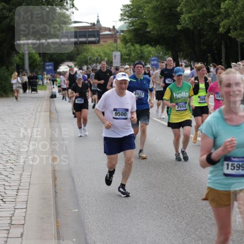 29.06.2025 - hella hamburg halbmarathon Jannik Wohlers http://msf.ph/oto/8293030 29.06.2025 10:36:26 Lombardsbrücke 1118, 1253, 1339, 1948, 1952, 1954, 2552, 2588, 3165, 3873, 3895, 4084, 4618, 4762, 4996, 5789, 6156, 6359, 7773, 8499, 8758, 8936, 8937, 9295, 9500, 9694, 9701, 10123, 10487, 10862, 11672, 11831, 11912, 12218, 12302, 12532, 12605, 12770, 12775, 13092, 13106, 13165, 13265, 13266, 13657, 13704, 13902, 13903, 14695, 15077, 15588, 15805, 15972, 15992, 16228, 16309, 16885, 16977, 17018, 17115, 17349, 17504, 18174, 18482, 18488 meine-sportfotos.de
