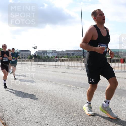 29.06.2025 - hella hamburg halbmarathon Lena Gebhardt http://msf.ph/oto/8293111 29.06.2025 09:46:33 Lombardsbrücke 16811, 4944, 1344, 1889, 2243, 2525, 3809, 3843, 3955, 4477, 4944, 5042, 5048, 5152, 6169, 6683, 7055, 7466, 7534, 7628, 7845, 7901, 8312, 8784, 8864, 8956, 9345, 10298, 10453, 10477, 10865, 10927, 10929, 11230, 11282, 11304, 11661, 11833, 12447, 12899, 12987, 13199, 13252, 13493, 13494, 13617, 13961, 14276, 14293, 14310, 15115, 15391, 15689, 15902, 16065, 16140, 16243, 16507, 16580, 16811, 16931, 16957, 17213, 17768 meine-sportfotos.de