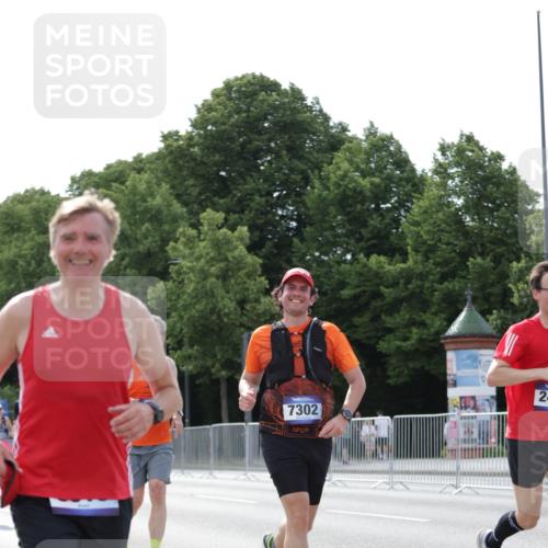 29.06.2025 - hella hamburg halbmarathon Jannik Wohlers http://msf.ph/oto/8293119 29.06.2025 10:04:38 Lombardsbrücke 1126, 1559, 2424, 3071, 3413, 4394, 4951, 6907, 6908, 7302, 7826, 8089, 8999, 9007, 9019, 11088, 11551, 11595, 13242, 13327, 13717, 14203, 16134, 16579, 17112, 17707, 17818, 18189, 18556 meine-sportfotos.de