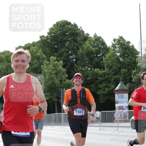 29.06.2025 - hella hamburg halbmarathon Jannik Wohlers http://msf.ph/oto/8293134 29.06.2025 10:04:38 Lombardsbrücke 1126, 1559, 2424, 3071, 3413, 4394, 4951, 6907, 6908, 7302, 7826, 8089, 8999, 9007, 9019, 11088, 11551, 11595, 13242, 13327, 13717, 14203, 16134, 16579, 17112, 17707, 17818, 18189, 18556 meine-sportfotos.de