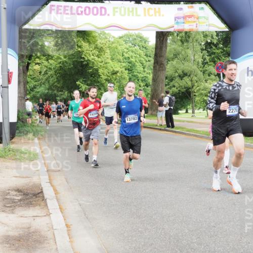 29.06.2025 - hella hamburg halbmarathon MichiJ http://msf.ph/oto/8293136 29.06.2025 10:33:49 Zwischen KM18-KM19 2270, 5706, 6711, 7385, 7450, 8374, 9720, 10796, 12528, 13782, 13919, 14200, 14228, 14764, 16286, 16834, 17281, 18081 meine-sportfotos.de