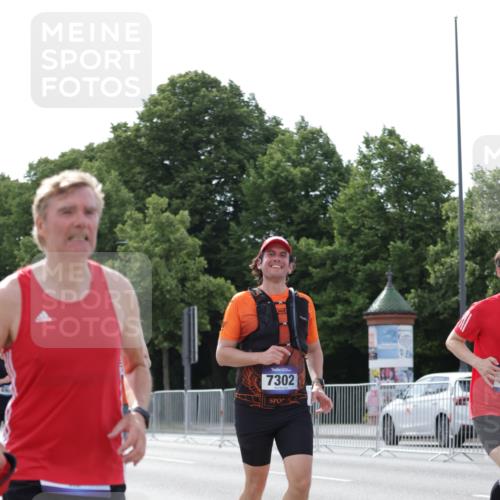 29.06.2025 - hella hamburg halbmarathon Jannik Wohlers http://msf.ph/oto/8293211 29.06.2025 10:04:38 Lombardsbrücke 1126, 1559, 2424, 3071, 3413, 4394, 4951, 6907, 6908, 7302, 7826, 8089, 8999, 9007, 9019, 11088, 11551, 11595, 13242, 13327, 13717, 14203, 16134, 16579, 17112, 17707, 17818, 18189, 18556 meine-sportfotos.de