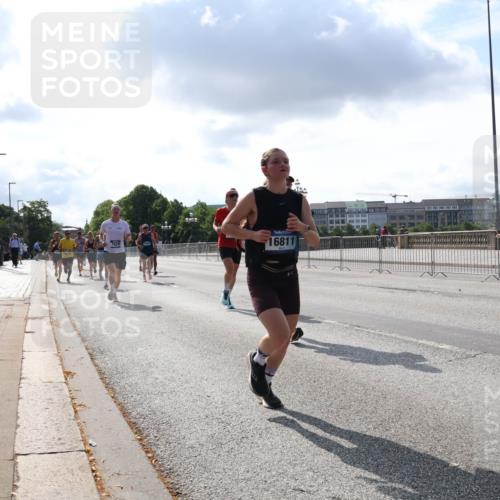 29.06.2025 - hella hamburg halbmarathon Lena Gebhardt http://msf.ph/oto/8293292 29.06.2025 09:46:34 Lombardsbrücke 16811, 1344, 1889, 2243, 2525, 3809, 3843, 3955, 4477, 4944, 5042, 5048, 5152, 6169, 6683, 7055, 7466, 7534, 7628, 7845, 7901, 8312, 8784, 8864, 8956, 9345, 10298, 10453, 10477, 10865, 10927, 10929, 11230, 11282, 11304, 11661, 11833, 12447, 12899, 12987, 13199, 13252, 13493, 13494, 13617, 13961, 14276, 14293, 14310, 15115, 15391, 15689, 15902, 16065, 16140, 16243, 16507, 16580, 16811, 16931, 16957, 17213, 17768 meine-sportfotos.de