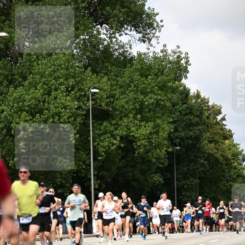 29.06.2025 - hella hamburg halbmarathon Dr. Thomas Lammeyer http://msf.ph/oto/8293310 29.06.2025 10:37:28 Kennedybrücke 1078, 1199, 1324, 1373, 1879, 1995, 2085, 2342, 2838, 3341, 3422, 3560, 3812, 3871, 4030, 4164, 4446, 5180, 5917, 6773, 6999, 7308, 7309, 7705, 8175, 8595, 8891, 8993, 9289, 9591, 9750, 9768, 9780 meine-sportfotos.de