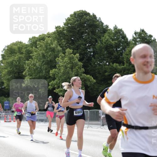 29.06.2025 - hella hamburg halbmarathon Jannik Wohlers http://msf.ph/oto/8293312 29.06.2025 10:04:42 Lombardsbrücke 1126, 2424, 3071, 3413, 4220, 6907, 6908, 7302, 7826, 8089, 8999, 9007, 9019, 11595, 13242, 13327, 13717, 14203, 16134, 16579, 17112, 17707, 17818, 18189, 18556 meine-sportfotos.de