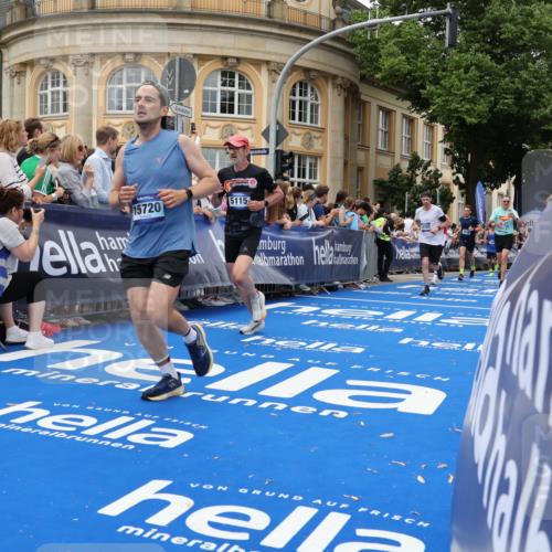 29.06.2025 - hella hamburg halbmarathon Strokosch-Dieckow http://msf.ph/oto/8293331 29.06.2025 10:50:49 Ziel 1466, 2234, 2788, 3654, 3947, 4839, 5018, 5115, 7052, 7369, 8205, 8572, 8657, 10750, 11551, 13687, 15362, 15395, 15426, 15643, 15720, 17129, 17908, 18182, 18229, 18370 meine-sportfotos.de