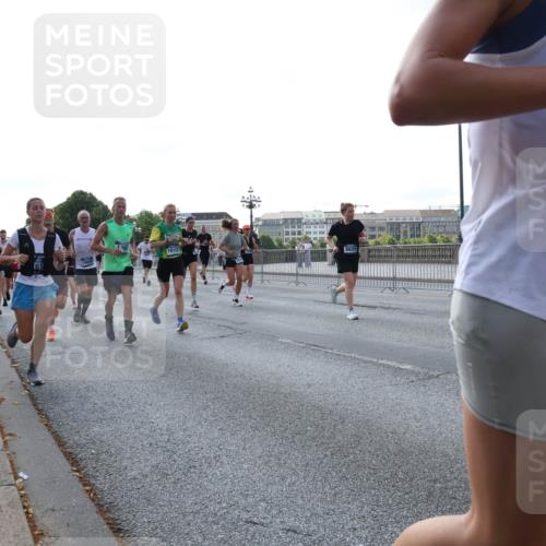 29.06.2025 - hella hamburg halbmarathon Lena Gebhardt http://msf.ph/oto/8293346 29.06.2025 09:58:57 Lombardsbrücke 19152, 6629, 6585, 1285, 1410, 1485, 1506, 1715, 1719, 1727, 1946, 1951, 1972, 2029, 2518, 2741, 2840, 2883, 2907, 2911, 3037, 3097, 3334, 3715, 3819, 3952, 4120, 4152, 4167, 4839, 5077, 5084, 5259, 5378, 5391, 5420, 5894, 6294, 6390, 6399, 6592, 6629, 6657, 6759, 6877, 7033, 7082, 7232, 7369, 7716, 7732, 7864, 8068, 8322, 8393, 8639, 8721, 8772, 8798, 9655, 9727, 9770, 9884, 10266, 10488 meine-sportfotos.de
