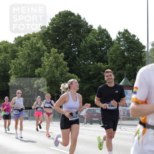 29.06.2025 - hella hamburg halbmarathon Jannik Wohlers http://msf.ph/oto/8293378 29.06.2025 10:04:42 Lombardsbrücke 1126, 2424, 3071, 3413, 4220, 6907, 6908, 7302, 7826, 8089, 8999, 9007, 9019, 11595, 13242, 13327, 13717, 14203, 16134, 16579, 17112, 17707, 17818, 18189, 18556 meine-sportfotos.de