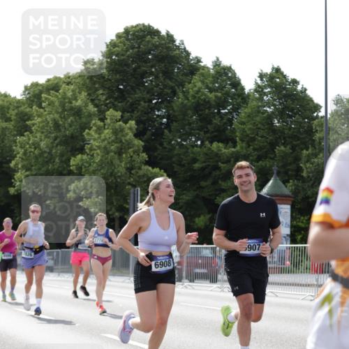 29.06.2025 - hella hamburg halbmarathon Jannik Wohlers http://msf.ph/oto/8293388 29.06.2025 10:04:42 Lombardsbrücke 1126, 2424, 3071, 3413, 4220, 6907, 6908, 7302, 7826, 8089, 8999, 9007, 9019, 11595, 13242, 13327, 13717, 14203, 16134, 16579, 17112, 17707, 17818, 18189, 18556 meine-sportfotos.de