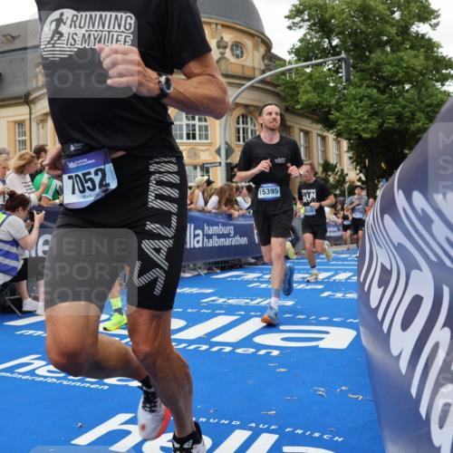 29.06.2025 - hella hamburg halbmarathon Strokosch-Dieckow http://msf.ph/oto/8293460 29.06.2025 10:50:55 Ziel 1466, 1630, 2207, 3654, 3947, 4839, 5018, 7052, 7369, 8117, 8205, 8572, 10215, 10750, 11551, 12778, 13008, 13687, 14125, 15362, 15395, 15643, 16285, 17221, 18066, 18182, 18350 meine-sportfotos.de