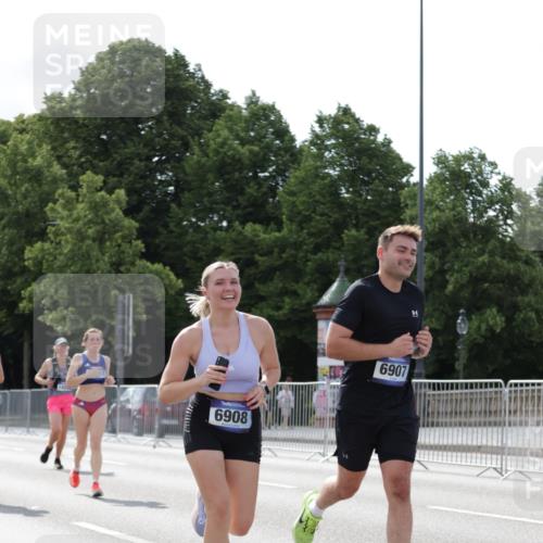 29.06.2025 - hella hamburg halbmarathon Jannik Wohlers http://msf.ph/oto/8293464 29.06.2025 10:04:42 Lombardsbrücke 1126, 2424, 3071, 3413, 4220, 6907, 6908, 7302, 7826, 8089, 8999, 9007, 9019, 11595, 13242, 13327, 13717, 14203, 16134, 16579, 17112, 17707, 17818, 18189, 18556 meine-sportfotos.de