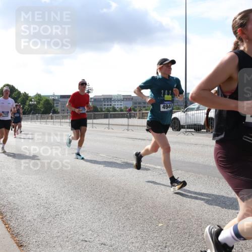 29.06.2025 - hella hamburg halbmarathon Lena Gebhardt http://msf.ph/oto/8293480 29.06.2025 09:46:35 Lombardsbrücke 7628, 2, 0, 2, 4944, 1344, 1889, 2243, 2525, 3809, 3843, 3955, 4477, 4944, 5042, 5048, 5152, 6169, 6683, 7055, 7466, 7534, 7622, 7628, 7845, 7901, 8312, 8784, 8864, 8956, 10298, 10477, 10865, 10927, 10929, 11230, 11282, 11304, 11661, 11833, 12447, 12899, 12987, 13199, 13252, 13493, 13494, 13617, 13961, 14276, 14293, 14310, 15115, 15391, 15689, 15902, 16065, 16140, 16243, 16507, 16580, 16811, 16931, 16957, 17213, 17768 meine-sportfotos.de
