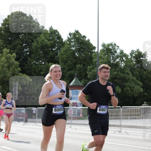29.06.2025 - hella hamburg halbmarathon Jannik Wohlers http://msf.ph/oto/8293492 29.06.2025 10:04:42 Lombardsbrücke 1126, 2424, 3071, 3413, 4220, 6907, 6908, 7302, 7826, 8089, 8999, 9007, 9019, 11595, 13242, 13327, 13717, 14203, 16134, 16579, 17112, 17707, 17818, 18189, 18556 meine-sportfotos.de