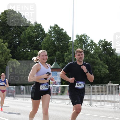 29.06.2025 - hella hamburg halbmarathon Jannik Wohlers http://msf.ph/oto/8293501 29.06.2025 10:04:42 Lombardsbrücke 1126, 2424, 3071, 3413, 4220, 6907, 6908, 7302, 7826, 8089, 8999, 9007, 9019, 11595, 13242, 13327, 13717, 14203, 16134, 16579, 17112, 17707, 17818, 18189, 18556 meine-sportfotos.de