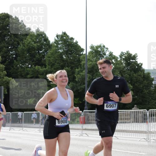 29.06.2025 - hella hamburg halbmarathon Jannik Wohlers http://msf.ph/oto/8293538 29.06.2025 10:04:43 Lombardsbrücke 1126, 2424, 3071, 3413, 4220, 6059, 6907, 6908, 7302, 7826, 8089, 8999, 9007, 9019, 11595, 13242, 13327, 13717, 14203, 16134, 16478, 16579, 17112, 17707, 17818, 18189, 18556 meine-sportfotos.de