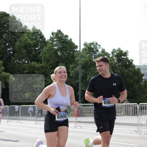 29.06.2025 - hella hamburg halbmarathon Jannik Wohlers http://msf.ph/oto/8293547 29.06.2025 10:04:43 Lombardsbrücke 1126, 2424, 3071, 3413, 4220, 6059, 6907, 6908, 7302, 7826, 8089, 8999, 9007, 9019, 11595, 13242, 13327, 13717, 14203, 16134, 16478, 16579, 17112, 17707, 17818, 18189, 18556 meine-sportfotos.de