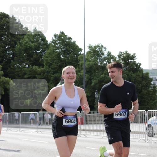 29.06.2025 - hella hamburg halbmarathon Jannik Wohlers http://msf.ph/oto/8293556 29.06.2025 10:04:43 Lombardsbrücke 1126, 2424, 3071, 3413, 4220, 6059, 6907, 6908, 7302, 7826, 8089, 8999, 9007, 9019, 11595, 13242, 13327, 13717, 14203, 16134, 16478, 16579, 17112, 17707, 17818, 18189, 18556 meine-sportfotos.de