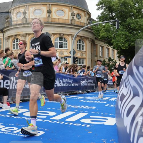 29.06.2025 - hella hamburg halbmarathon Strokosch-Dieckow http://msf.ph/oto/8293574 29.06.2025 10:50:56 Ziel 1466, 1630, 2207, 3654, 3947, 4839, 5018, 7052, 7369, 8117, 8205, 8572, 8704, 10215, 10603, 10750, 11551, 12778, 13008, 13687, 14125, 15362, 15395, 15643, 16285, 17221, 18066, 18182, 18350 meine-sportfotos.de
