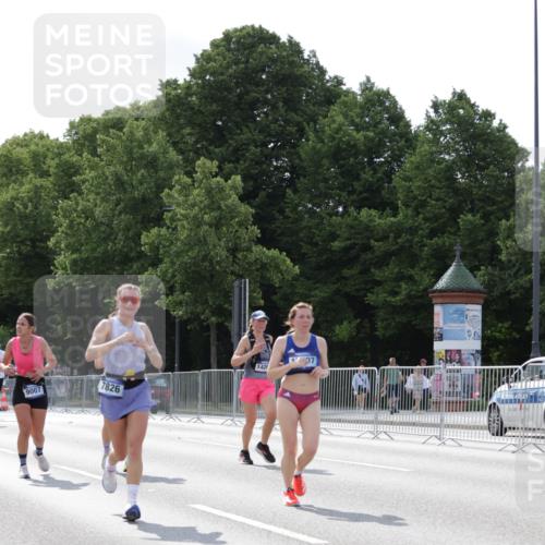 29.06.2025 - hella hamburg halbmarathon Jannik Wohlers http://msf.ph/oto/8293579 29.06.2025 10:04:43 Lombardsbrücke 1126, 2424, 3071, 3413, 4220, 6059, 6907, 6908, 7302, 7826, 8089, 8999, 9007, 9019, 11595, 13242, 13327, 13717, 14203, 16134, 16478, 16579, 17112, 17707, 17818, 18189, 18556 meine-sportfotos.de
