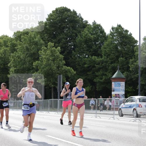 29.06.2025 - hella hamburg halbmarathon Jannik Wohlers http://msf.ph/oto/8293609 29.06.2025 10:04:43 Lombardsbrücke 1126, 2424, 3071, 3413, 4220, 6059, 6907, 6908, 7302, 7826, 8089, 8999, 9007, 9019, 11595, 13242, 13327, 13717, 14203, 16134, 16478, 16579, 17112, 17707, 17818, 18189, 18556 meine-sportfotos.de