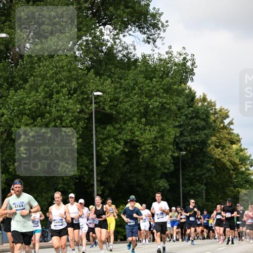 29.06.2025 - hella hamburg halbmarathon Dr. Thomas Lammeyer http://msf.ph/oto/8293891 29.06.2025 10:37:31 Kennedybrücke 1078, 1199, 1324, 1373, 1995, 2085, 2342, 2838, 3341, 3560, 3812, 3871, 4164, 4446, 5180, 5917, 6773, 6999, 7308, 7309, 7705, 8175, 8891, 8993, 9234, 9591, 9750, 9780, 11092 meine-sportfotos.de