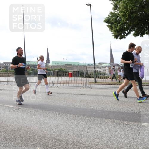 29.06.2025 - hella hamburg halbmarathon Lena Gebhardt http://msf.ph/oto/8293919 29.06.2025 10:21:25 Lombardsbrücke 969, 188, 14664, 1028, 1072, 1266, 1401, 1658, 2271, 2383, 2635, 2815, 2956, 2986, 3122, 3161, 3453, 3770, 3813, 3817, 3825, 3826, 4082, 4375, 4376, 4697, 4786, 5061, 5122, 5373, 5395, 5412, 5493, 5759, 5767, 5957, 6086, 6103, 6275, 6308, 6844, 7228, 7375, 7522, 7553, 7608, 7612, 7781, 8095, 8286, 8724, 8726, 8844, 8896, 9100, 9108, 9369, 9483, 9499, 9501, 9532, 9624, 10374, 10585, 10602, 10874, 11698, 12175, 12694, 13057, 13508 meine-sportfotos.de